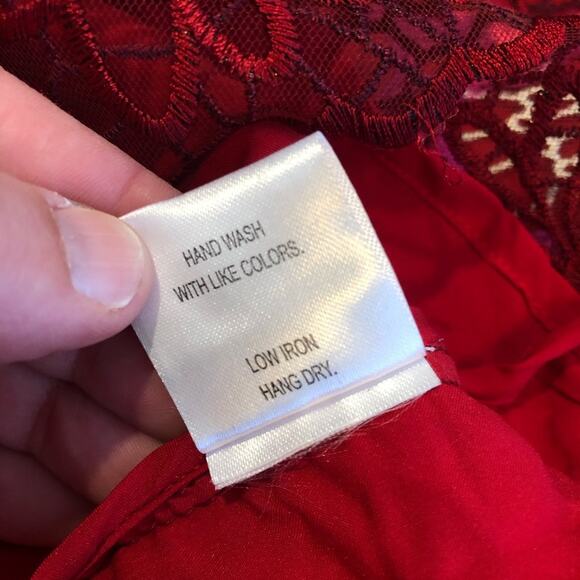 Vicky and Lucas red maroon embroidered floral overlay dress size Medium - Picture 9 of 15